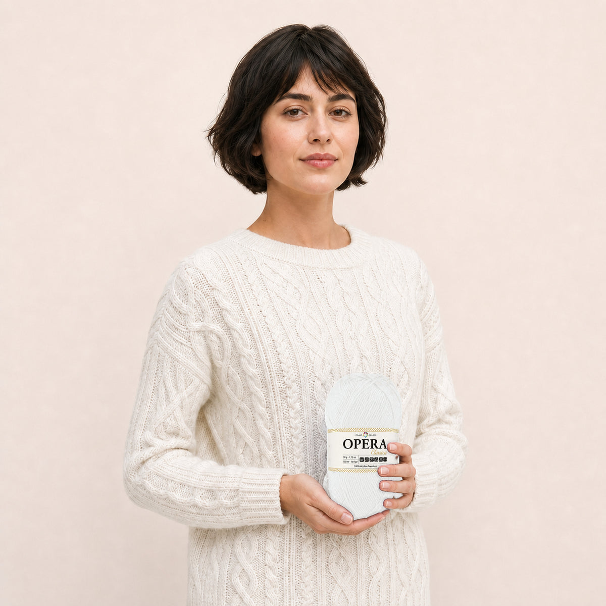 BIANCO – Modella con prodotto