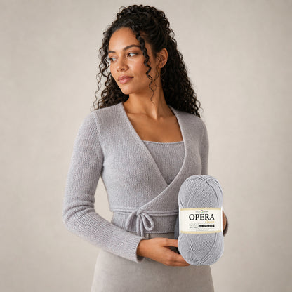 GRIGIO CHIARO – Modella con prodotto