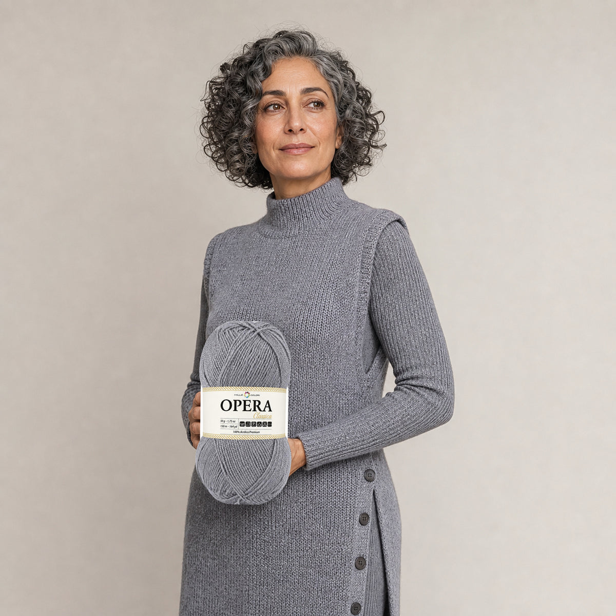 GRIGIO MEDIO – Modella con prodotto