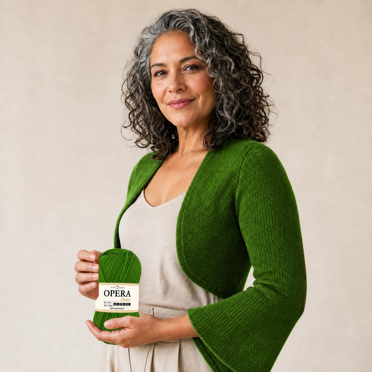 VERDE PRATO – Modella con prodotto