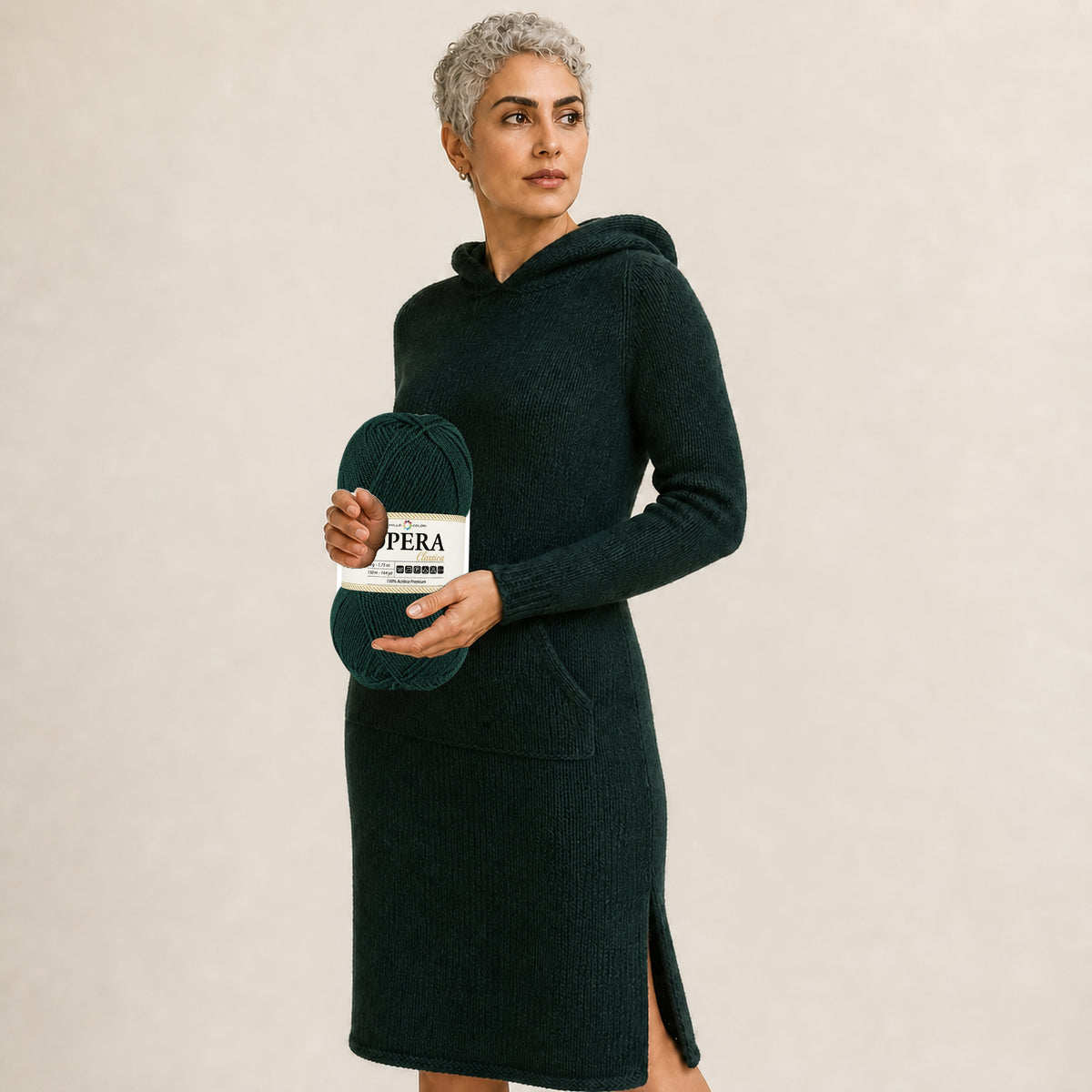 VERDE BOTTIGLIA – Modella con prodotto