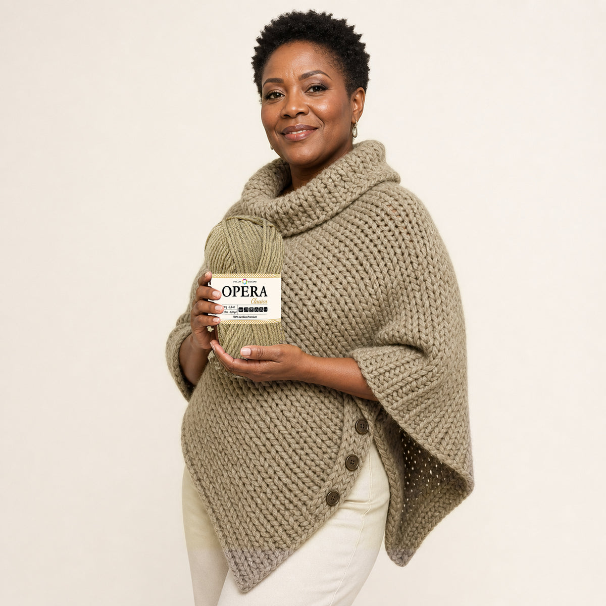 BEIGE – Modella con prodotto