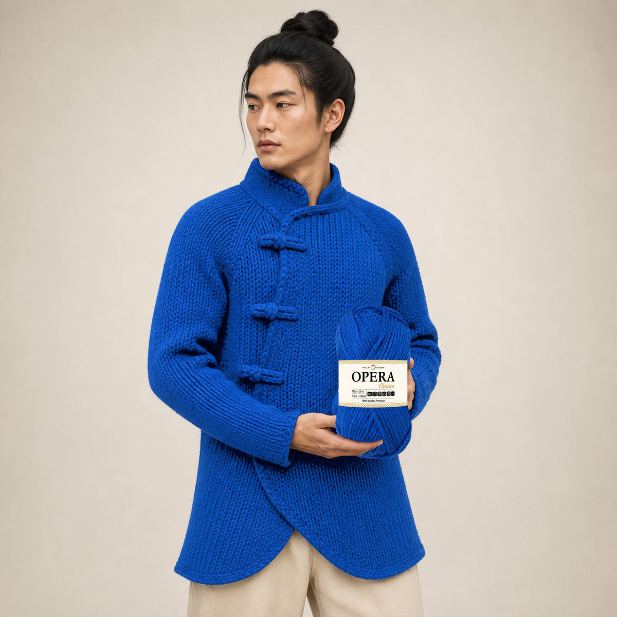 BLU ZAFFIRO – Modella con prodotto