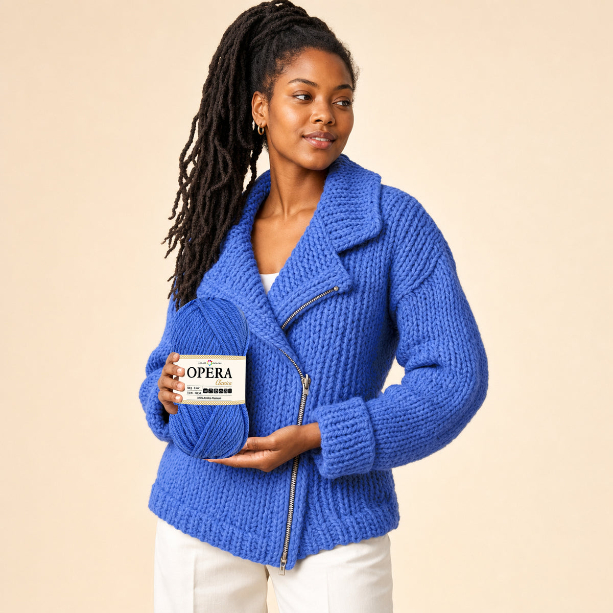 BLU ROYAL – Modella con prodotto