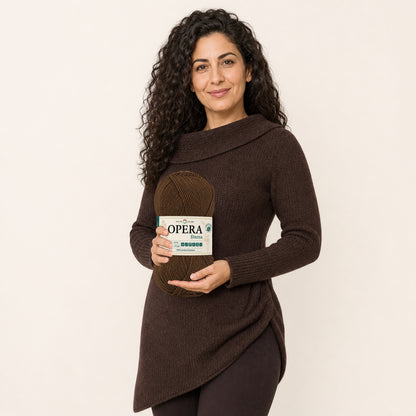 MARRONE CIOCCOLATO – Modella con prodotto