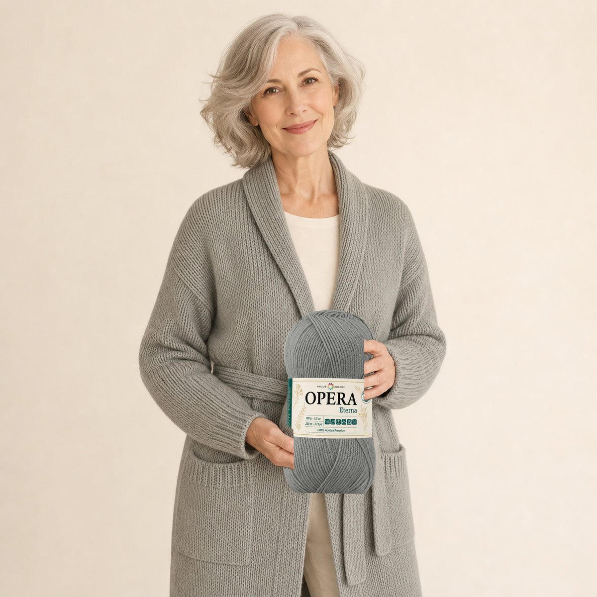 GRIGIO MEDIO – Modella con prodotto