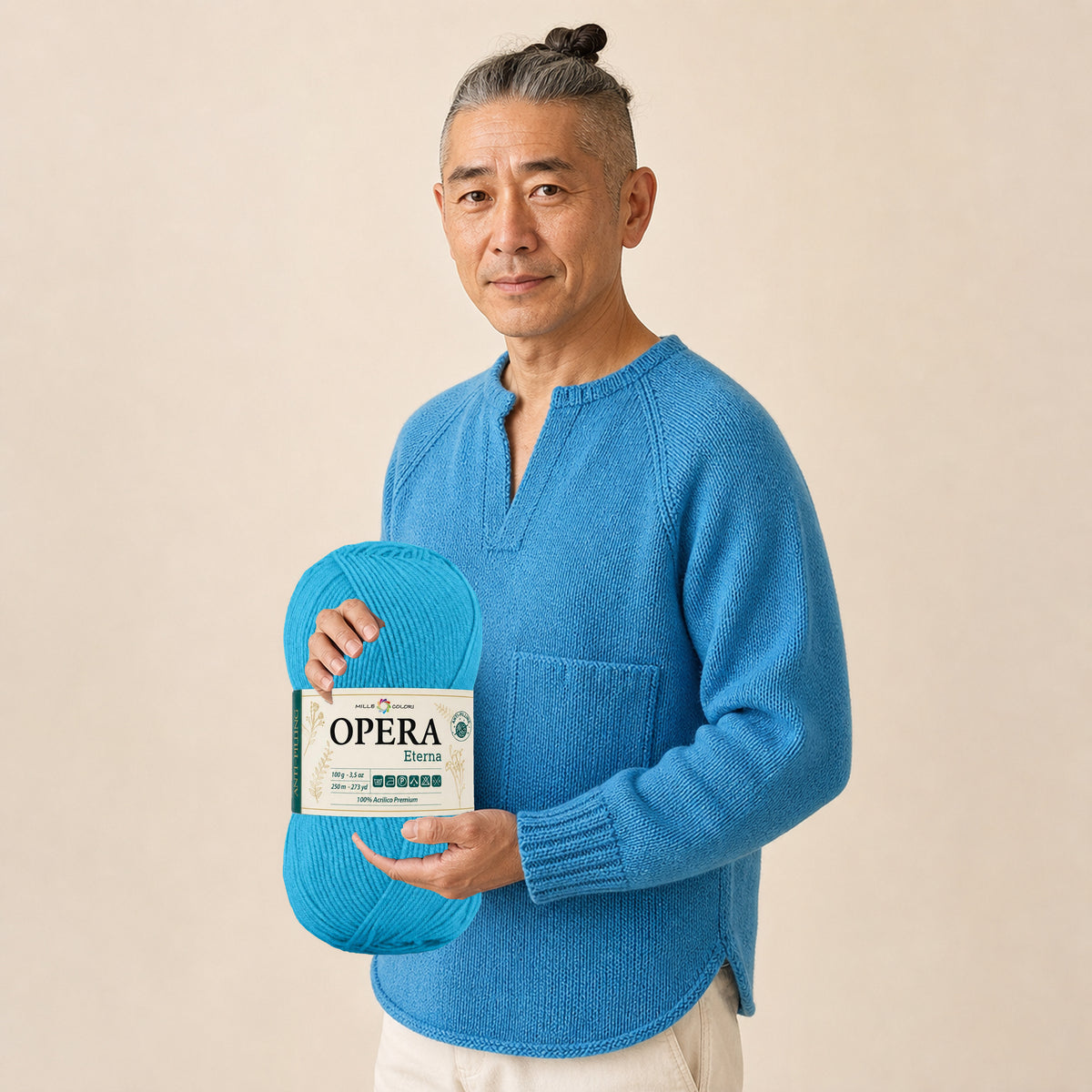 AZZURRO CIELO – Modella con prodotto