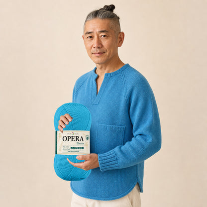 AZZURRO CIELO – Modella con prodotto